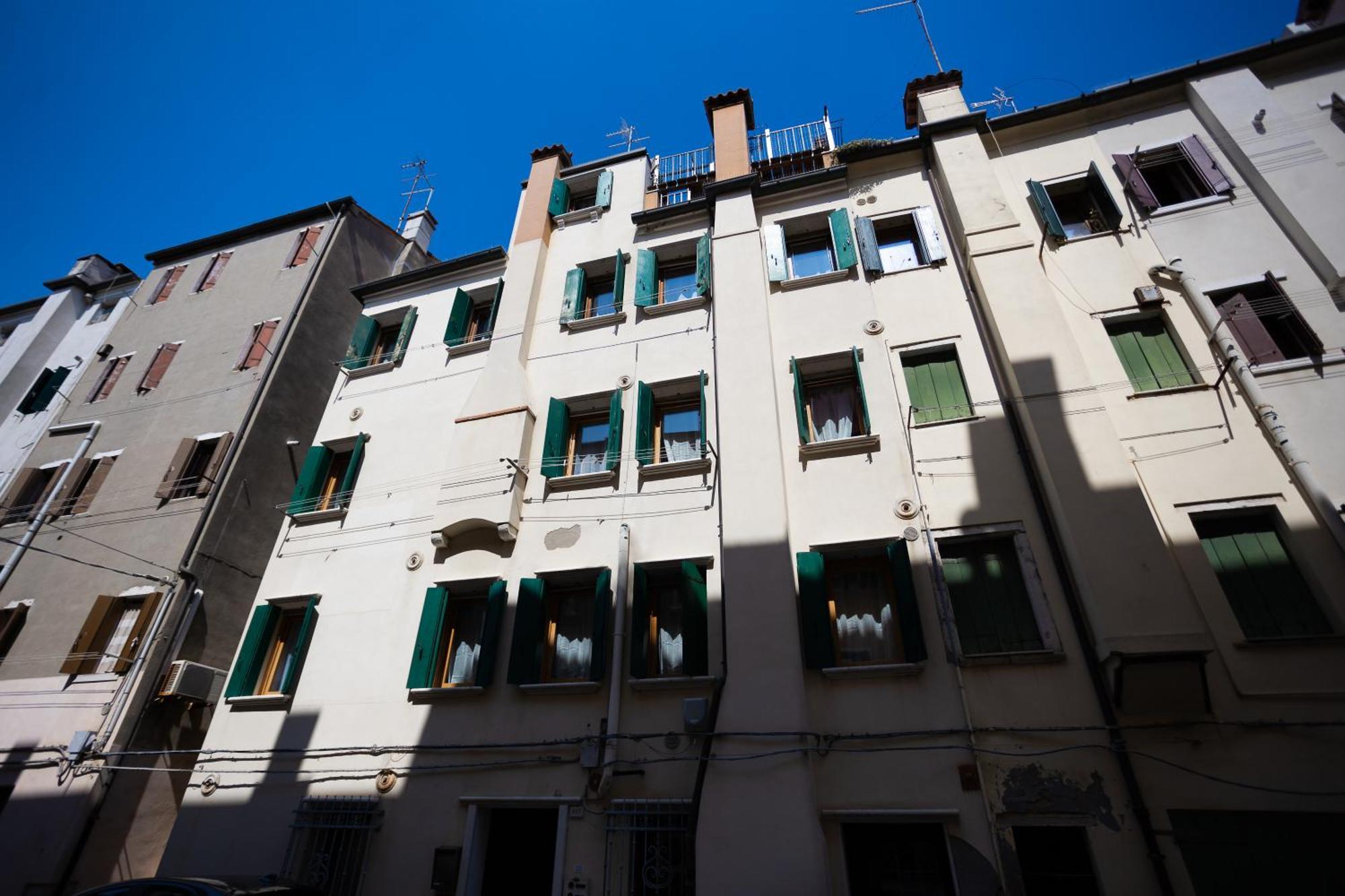 Palazzo Degli Artisti *
